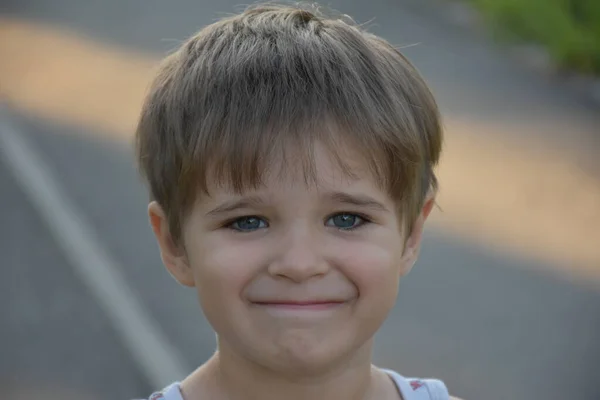 Beau Portrait Petit Garçon Sourire — Photo