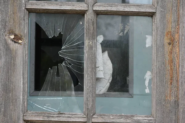 Broken Glass Old Window — Stock Photo, Image