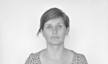 Güzel bir kadın portresi