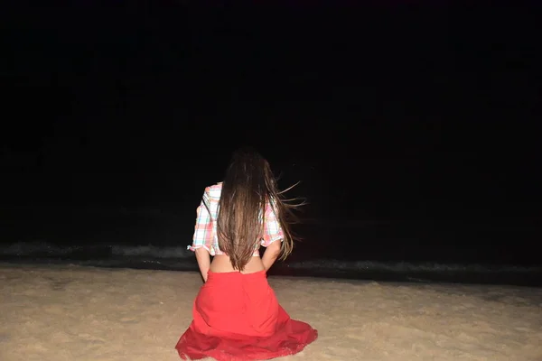 Chica Con Pelo Largo Por Noche — Foto de Stock