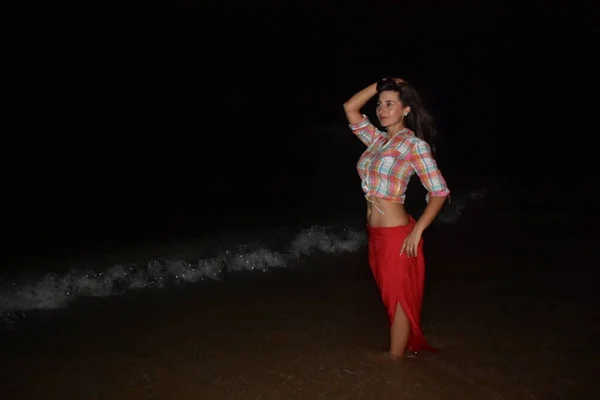 Menina Areia Paisagem Noturna — Fotografia de Stock