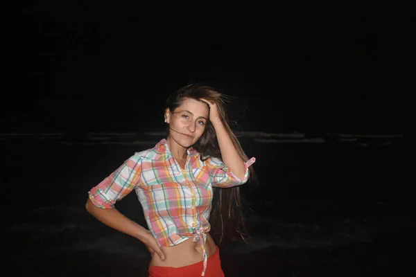 Meisje Het Zand Nacht Landschap — Stockfoto