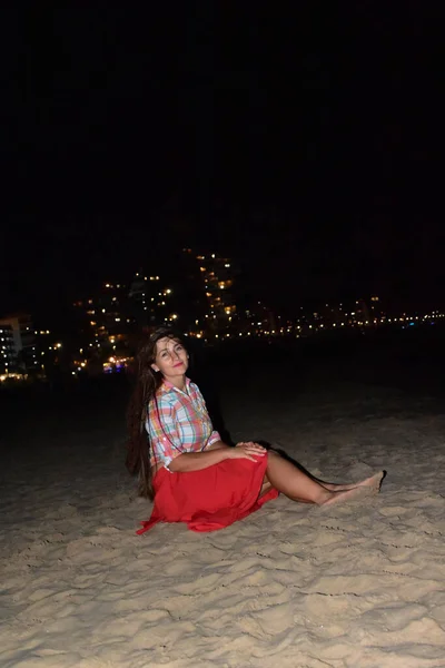 Fille Dans Sable Paysage Nocturne — Photo