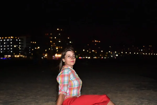 Fille Dans Sable Paysage Nocturne — Photo