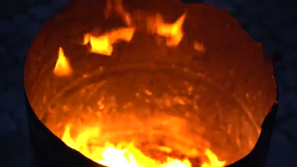 Burning Fire in the Warming Barrel for Homeless People — Stock Video