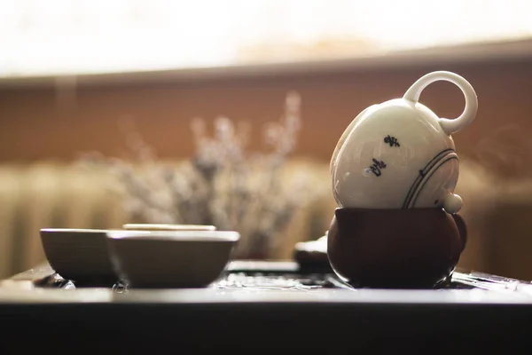 Exquisite Hot Tea in Teapot at Traditional Chinese Tea Ceremony. Set of Equipment — Stock Photo, Image