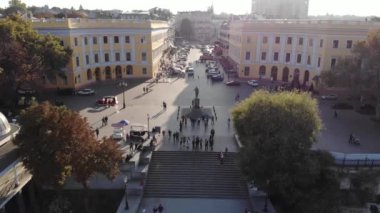 Güneşli yaz gününde Odessa şehir ve limanının hava manzarası.