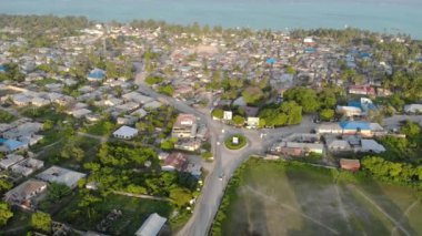 Doğu Zanzibar adası hava manzaralı Tanzanya Paje köyüne uçuyorum. Tanzanya, Afrika