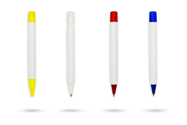 クリッピング パスの分離の白い背景の上のカラフルなペンのセット — ストック写真