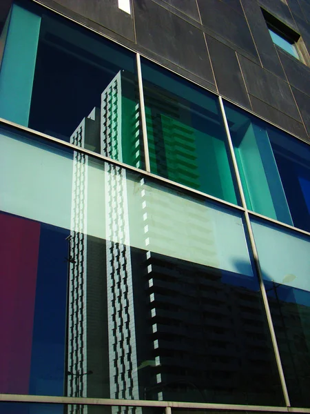 Reflection of a Skyscraper — Stock Photo, Image