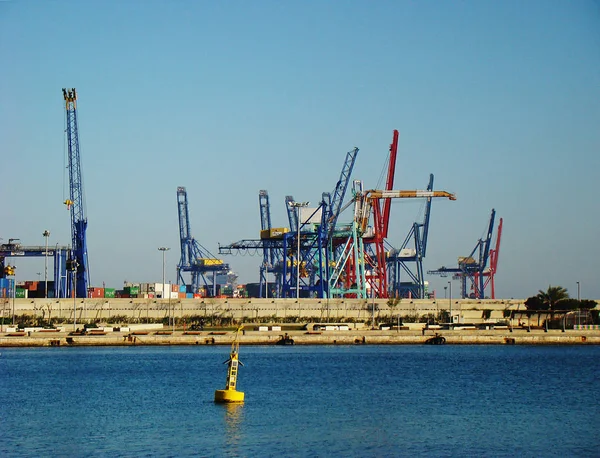 Container kranen in Valencia — Stockfoto