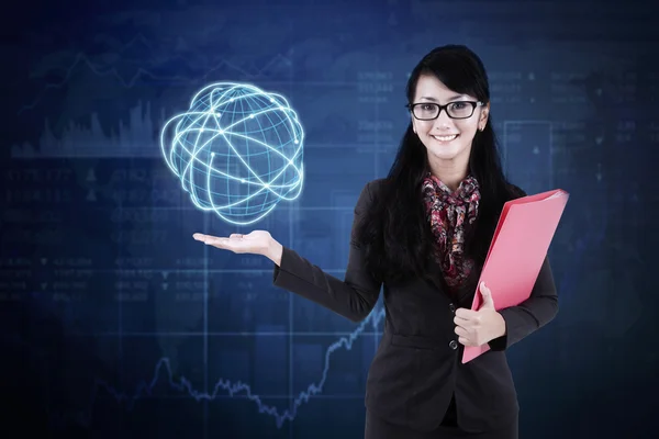 Business Woman houdt wereldwijde zakelijke verbinding — Stockfoto