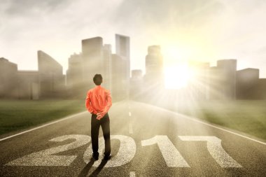 Erkek işçi Street 2017 ile ayakta