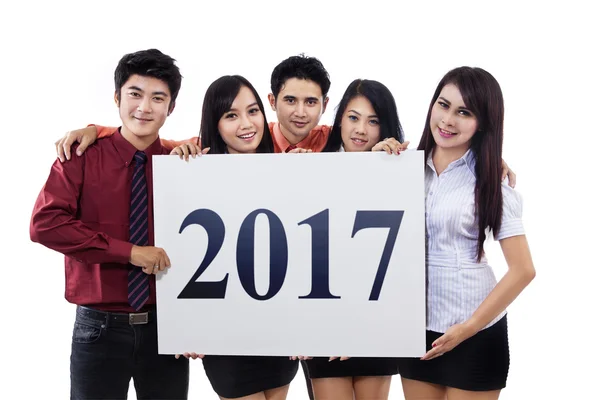 Asiatico business team con il numero 2017 — Foto Stock
