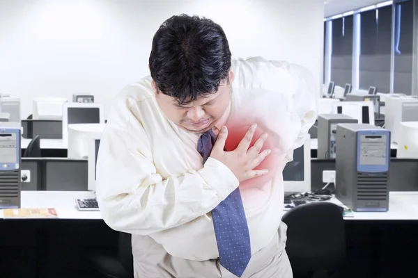 Businessman getting heart attack — ストック写真