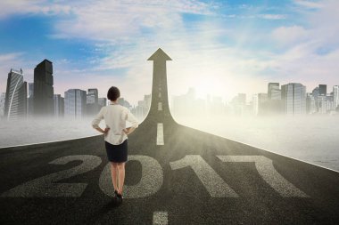 Kadın girişimci 2017 yolda duran