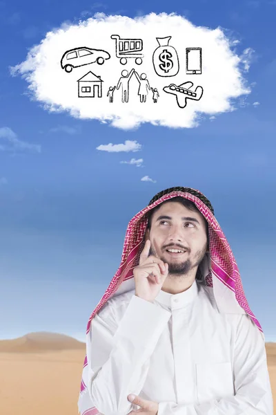 Arabian föreställer hans dröm — Stockfoto