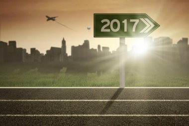 Koşu parkuru ile tabela 