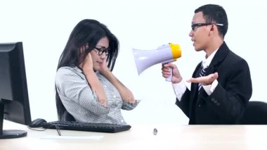 Onun işçi bağırarak deli iş adamı