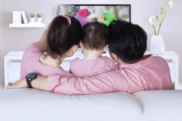 Familia disfrutar de su tiempo libre — Foto de Stock