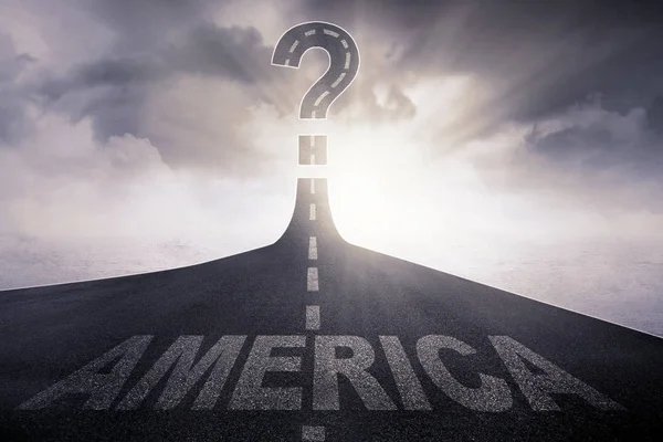 América palavra e ponto de interrogação na estrada — Fotografia de Stock