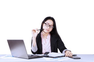 Dalgın işkadını studio evrak ile