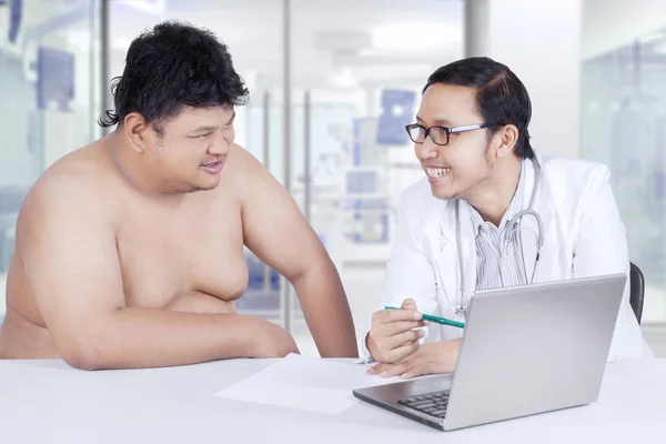 Overweight patient consultation at doctor — Stock Photo, Image