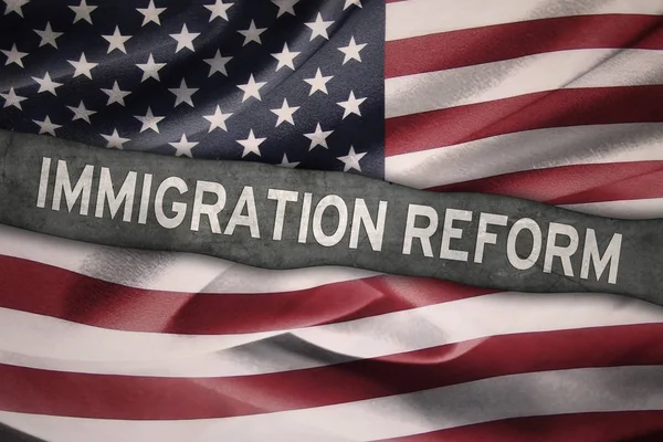 Σημαία των ΗΠΑ με μετανάστευση μεταρρύθμιση λέξη — Φωτογραφία Αρχείου