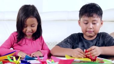  Mutlu çocuklar origami oyun