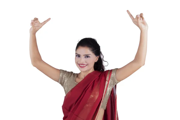 스튜디오에 성공적인 인도 여자 — 스톡 사진