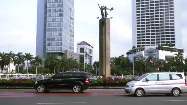 JAKARTA, 03 de febrero de 2017: Ocupada carretera en el centro de Yakarta — Vídeos de Stock