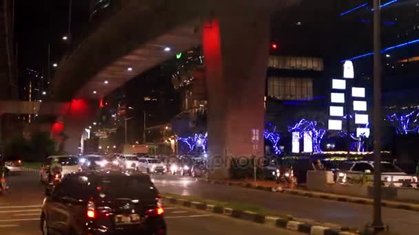 Drukke weg 's nachts in Jakarta — Stockvideo