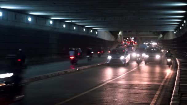 Crowded túnel de carretera en Yakarta — Vídeos de Stock