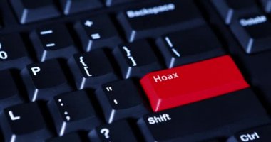 Erkek el kırmızı Hoax düğmeye basmak