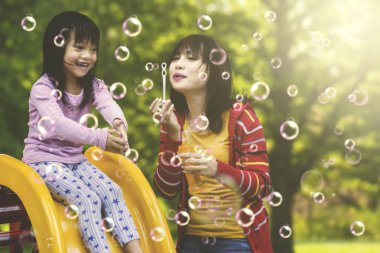 Anne kızı oyun ile zaman zevk