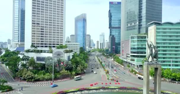 Ovanifrån av road vägkorsning i jakarta — Stockvideo