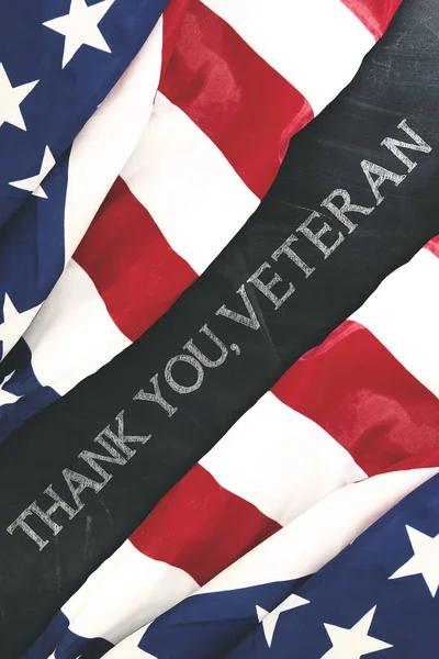 American flags near handwriting of thank you, veterans — Stock Photo, Image