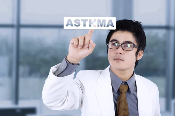 Male doctor with virtual asthma word — Stock Photo, Image