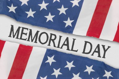 İki Amerikan bayrakları ile Anma Günü metin