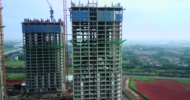 Appartement gebouwen in aanbouw — Stockvideo