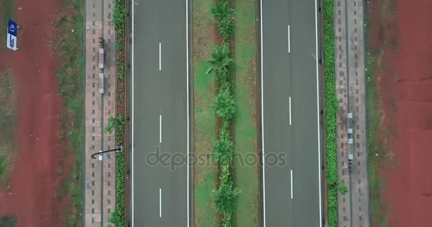 Bird view of empty road in residential land — Stock Video