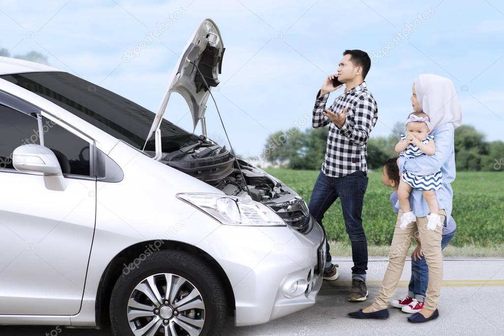 Family frustrated with a broken car
