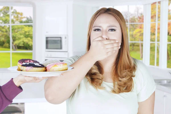 Cabello rubio mujer boca cerrada — Foto de Stock