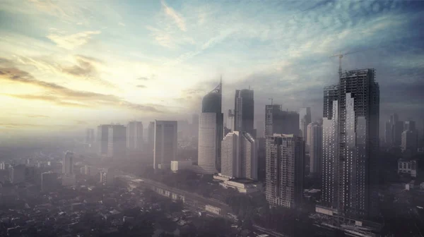 Jakarta city på dimmiga morgon — Stockfoto