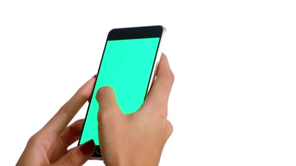 Main utilise smartphone avec écran vert — Video