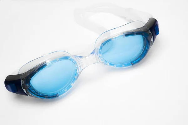 Blauwe zwembad goggles voor zwemmen — Stockfoto