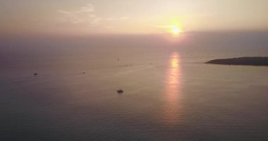   Deniz günbatımı yansıması