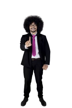 Dokunmatik ekranda basarak işadamı