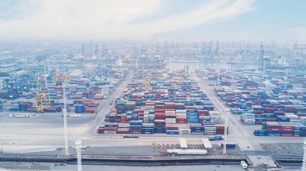 Porto industrial de Tanjung Priok — Fotografia de Stock