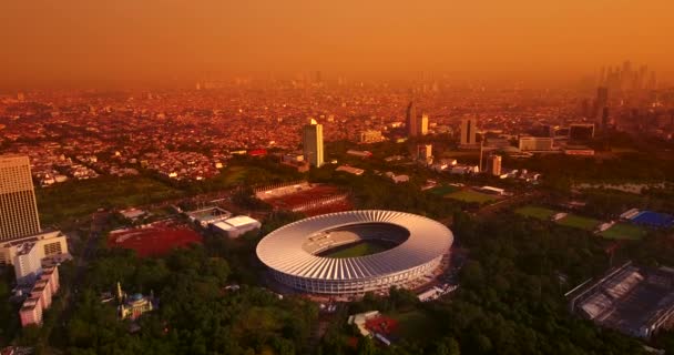 Stade de football GBK au crépuscule — Video